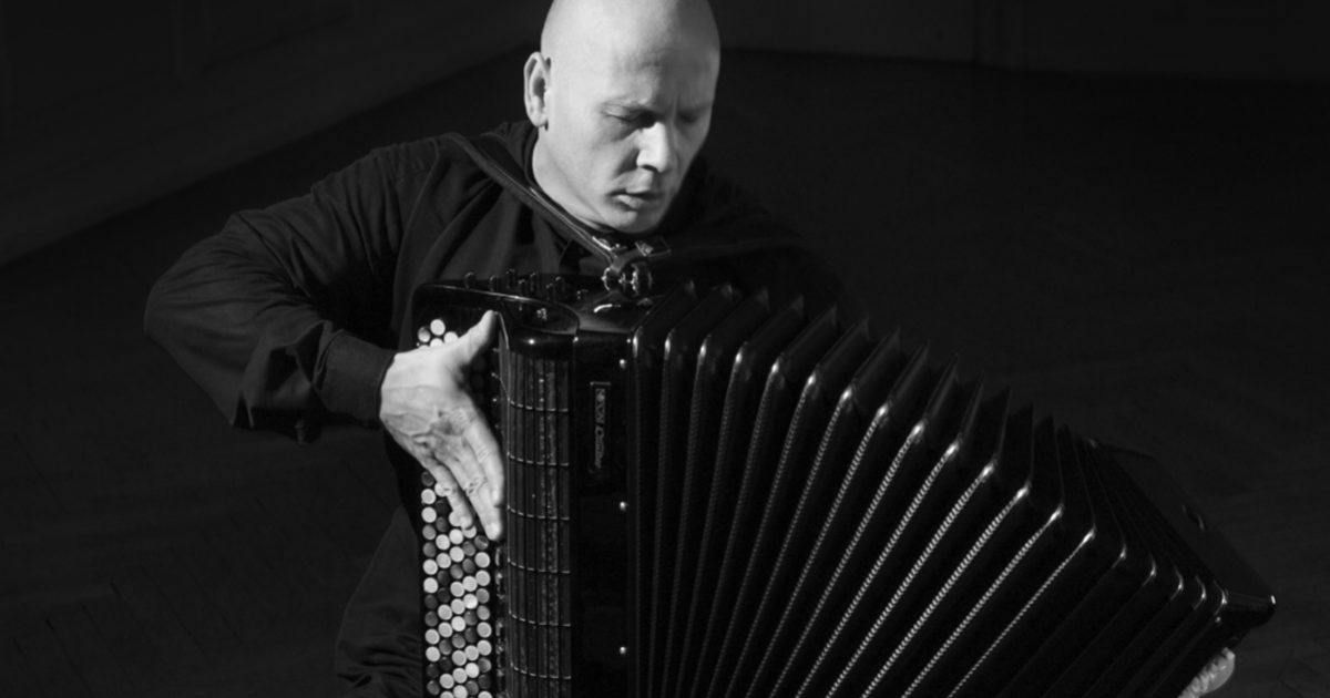 Accordion on sale with mouthpiece