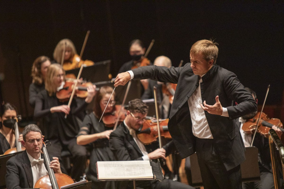 2022 Vasily Petrenko Conducts Elgar Concert 1200X800