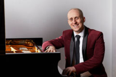 2025 Simon Tedeschi 1200x800