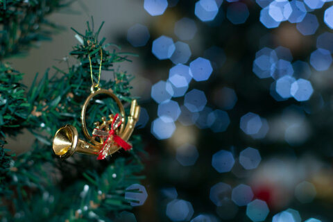 2027 classic kids christmas 1200x800