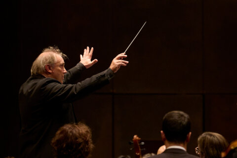 2027 jaime conducts mahler and brett dean 1200x800