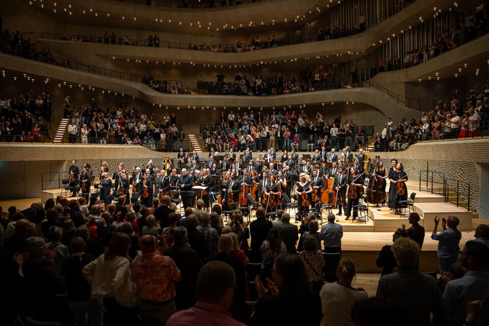 2025 europe tour hamburg 1 1200x800